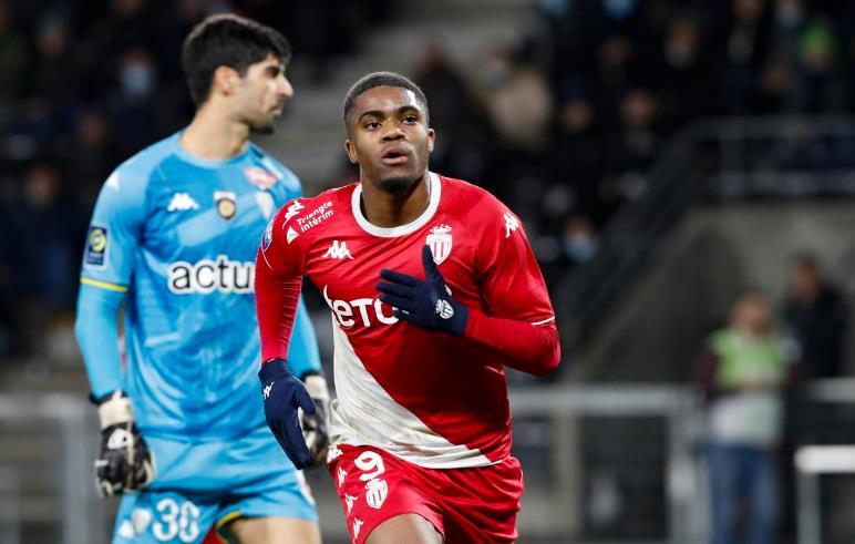 尼同场打球 尼同场打球