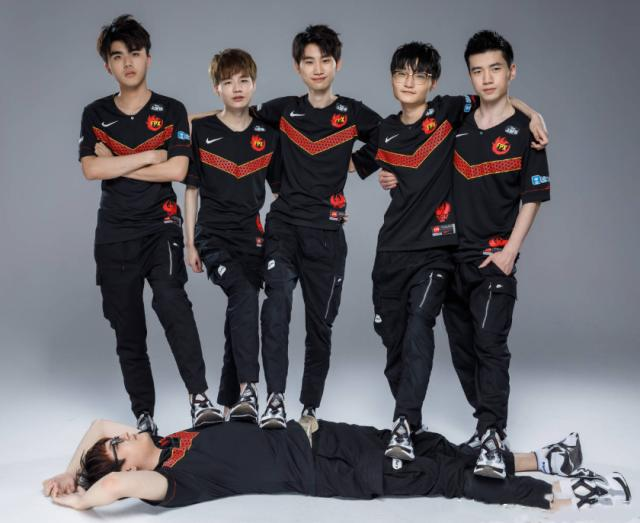 以及拉塞尔 以及拉塞尔